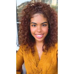 Meet your Posher, Alejandra